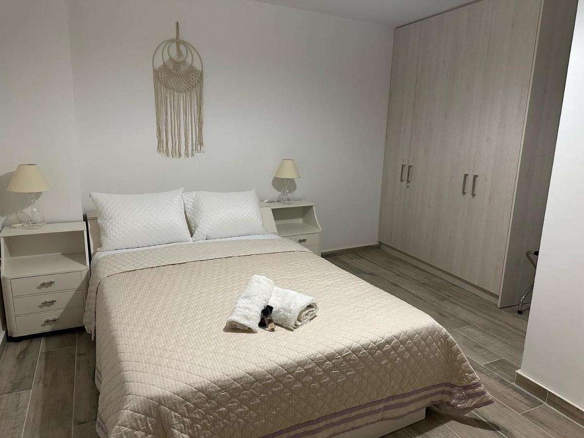 Piraiki Coastal Accommodation ピレウス エクステリア 写真