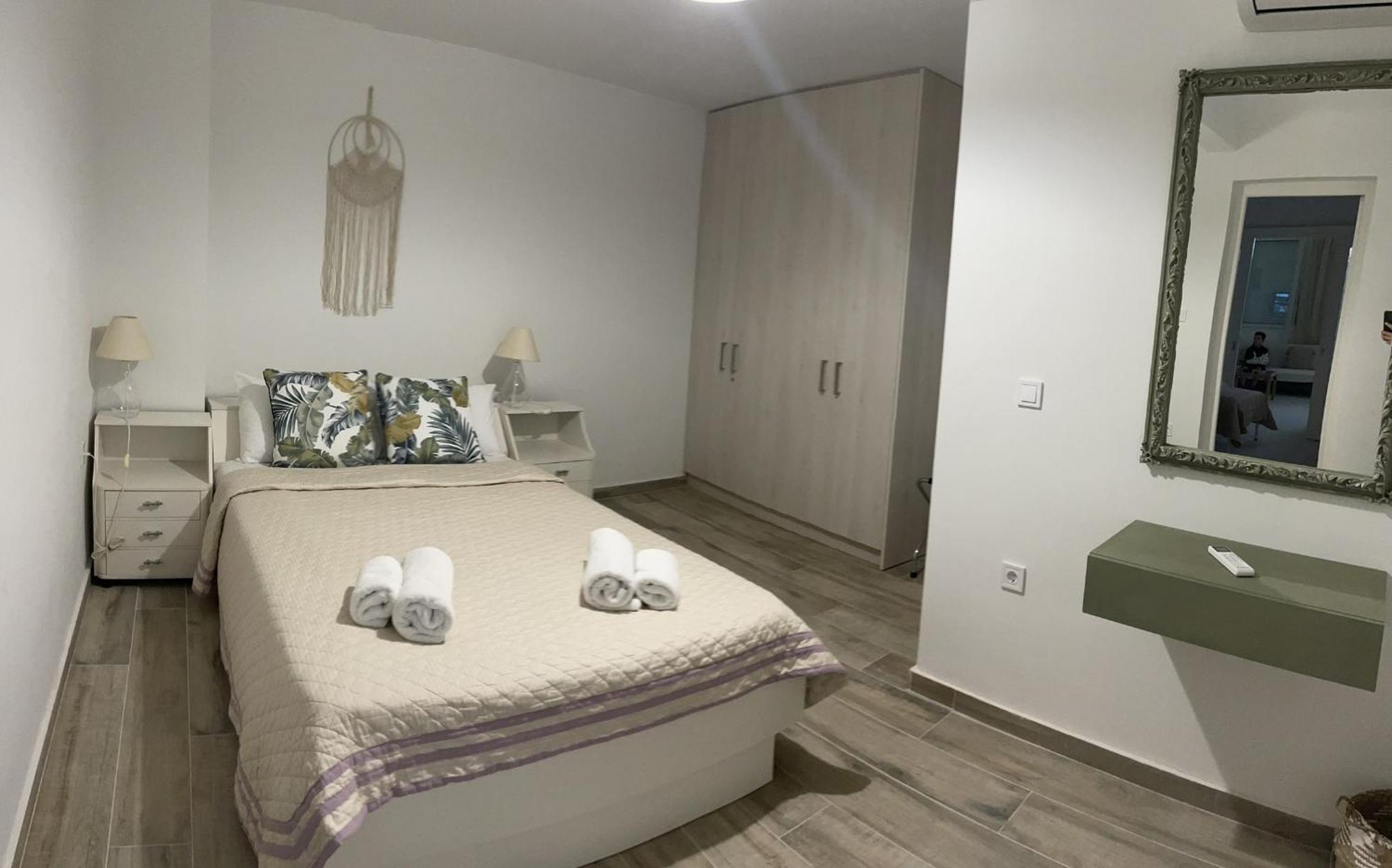 Piraiki Coastal Accommodation ピレウス エクステリア 写真