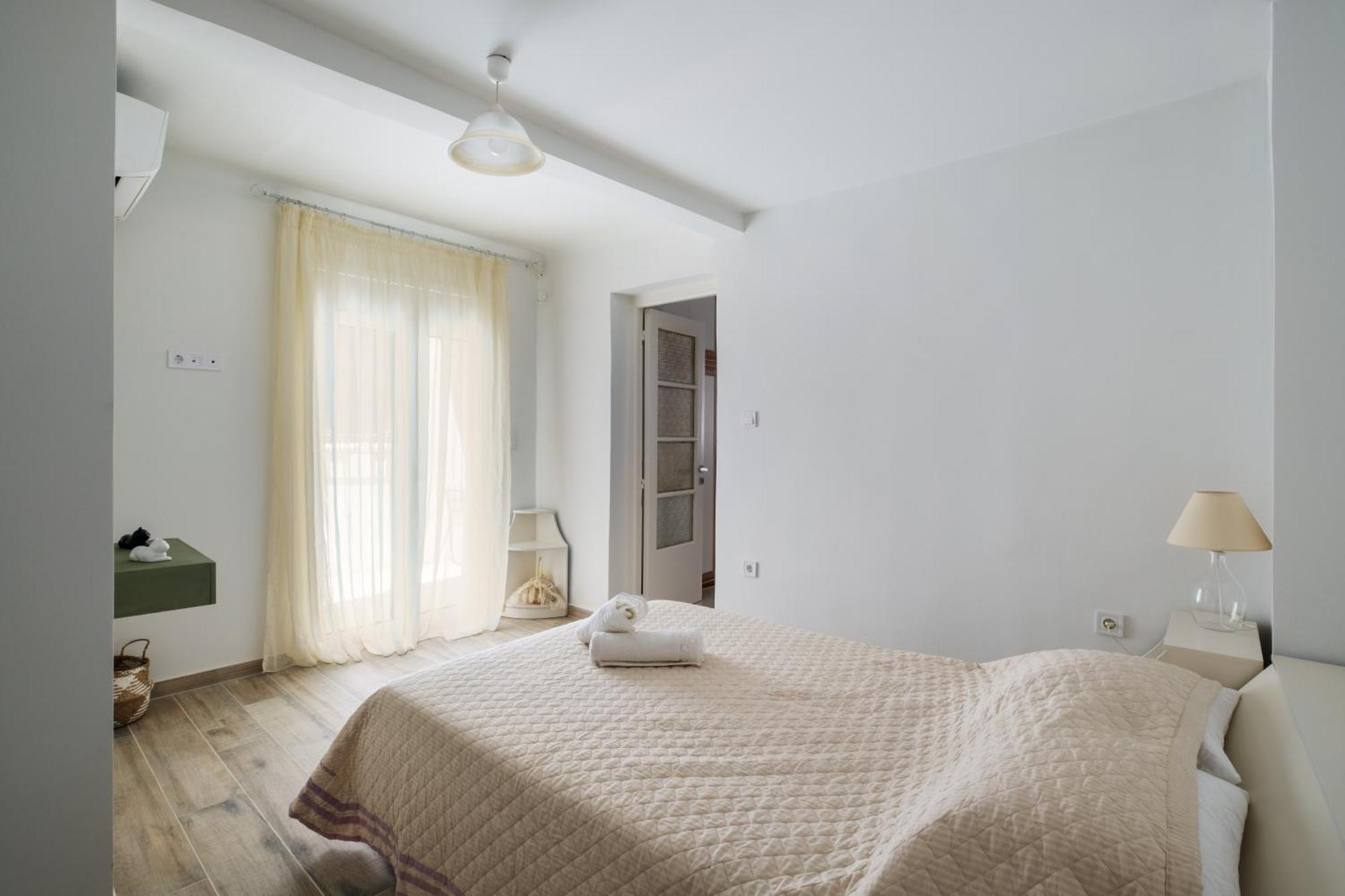Piraiki Coastal Accommodation ピレウス エクステリア 写真